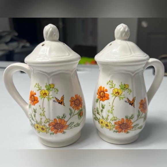 Other - Orange and Yellow Floral Butterfly Kitchen Salt and Pepper Shaker